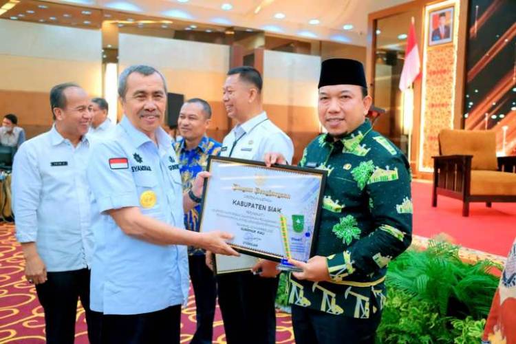 Pemkab Siak Raih Penghargaan pada Riau Investment Award 2022