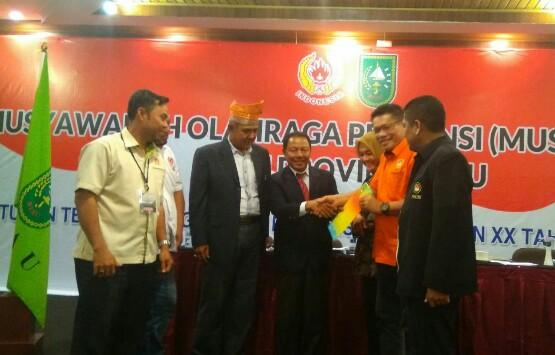 Emrizal Pakis Kembali Rebut Kursi Ketua KONI Riau